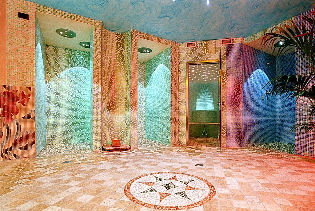 Hotel Ferrari Salsomaggiore Terme Kültér fotó