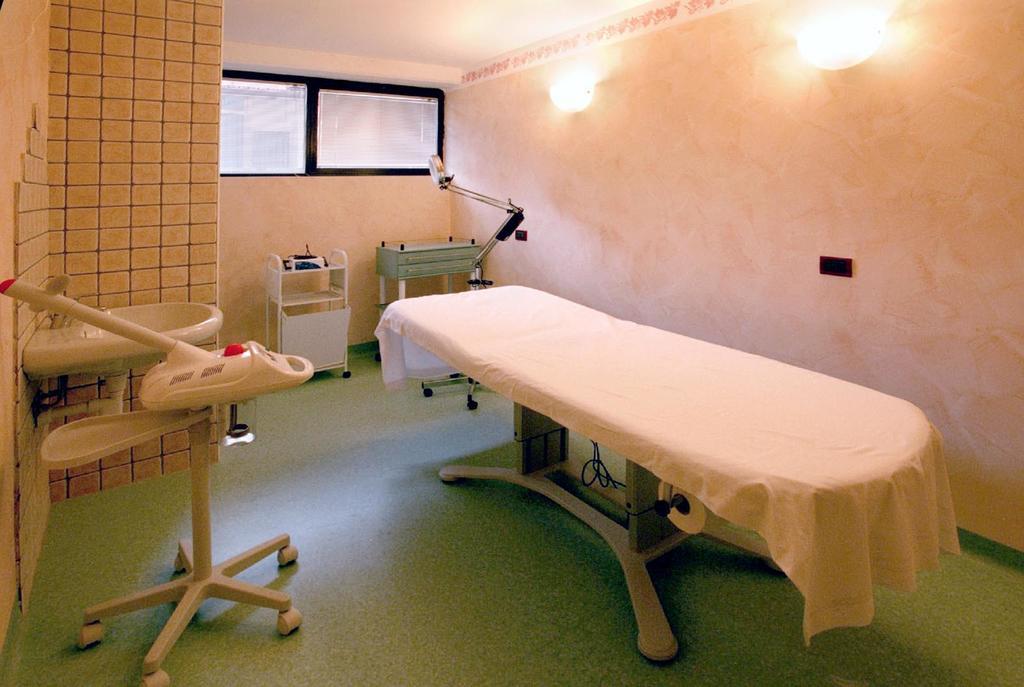 Hotel Ferrari Salsomaggiore Terme Kültér fotó