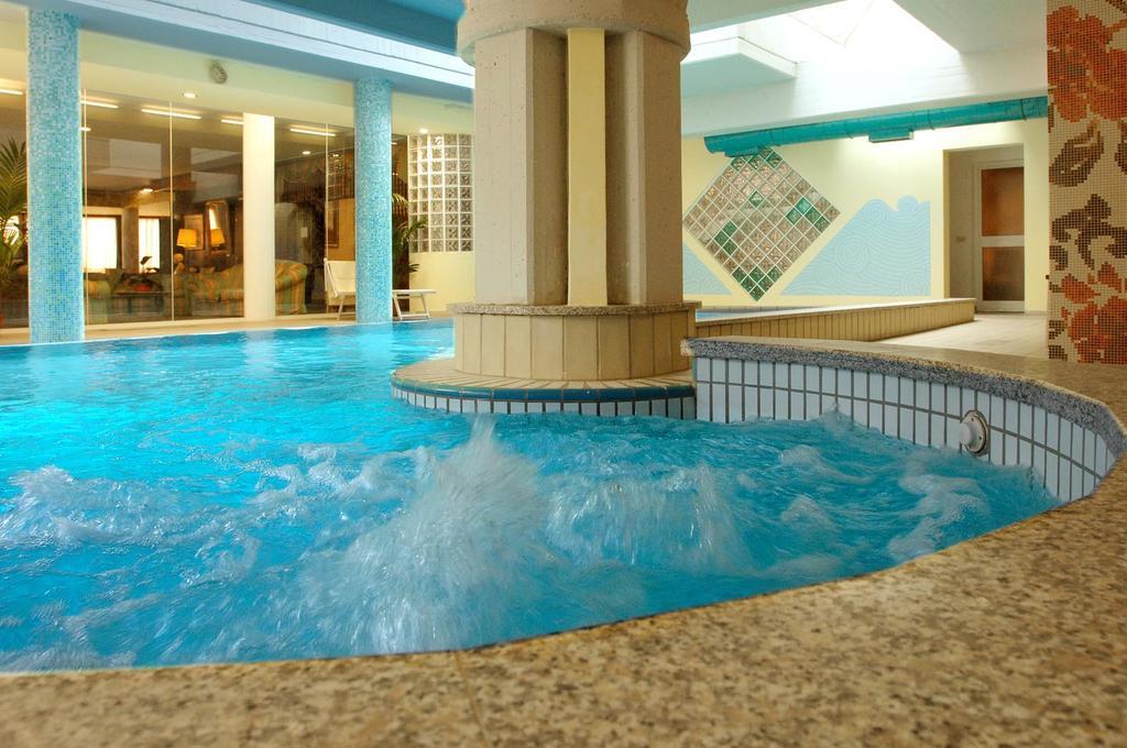 Hotel Ferrari Salsomaggiore Terme Kültér fotó