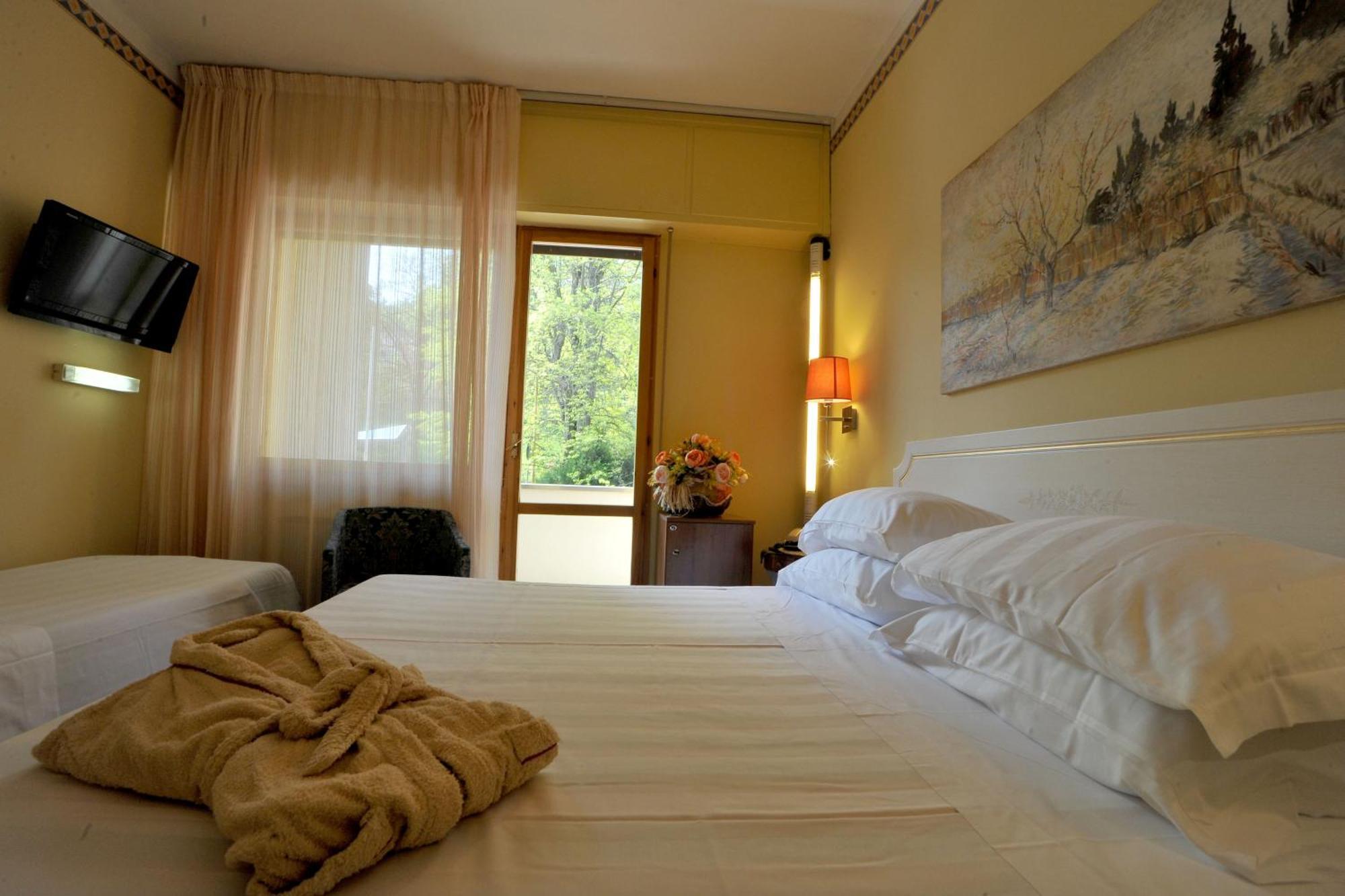 Hotel Ferrari Salsomaggiore Terme Kültér fotó